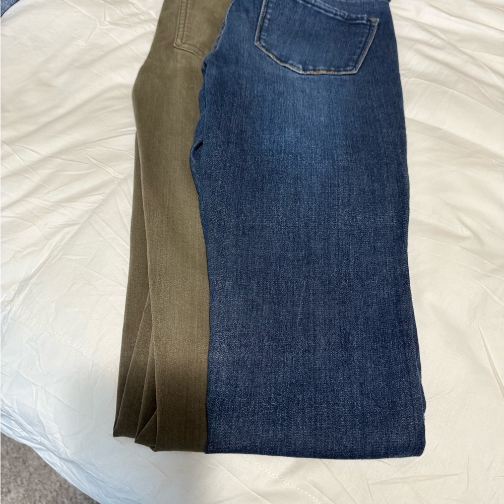 Jeans pants  Both size 0 green is SO brand and blue jean Refuge brand